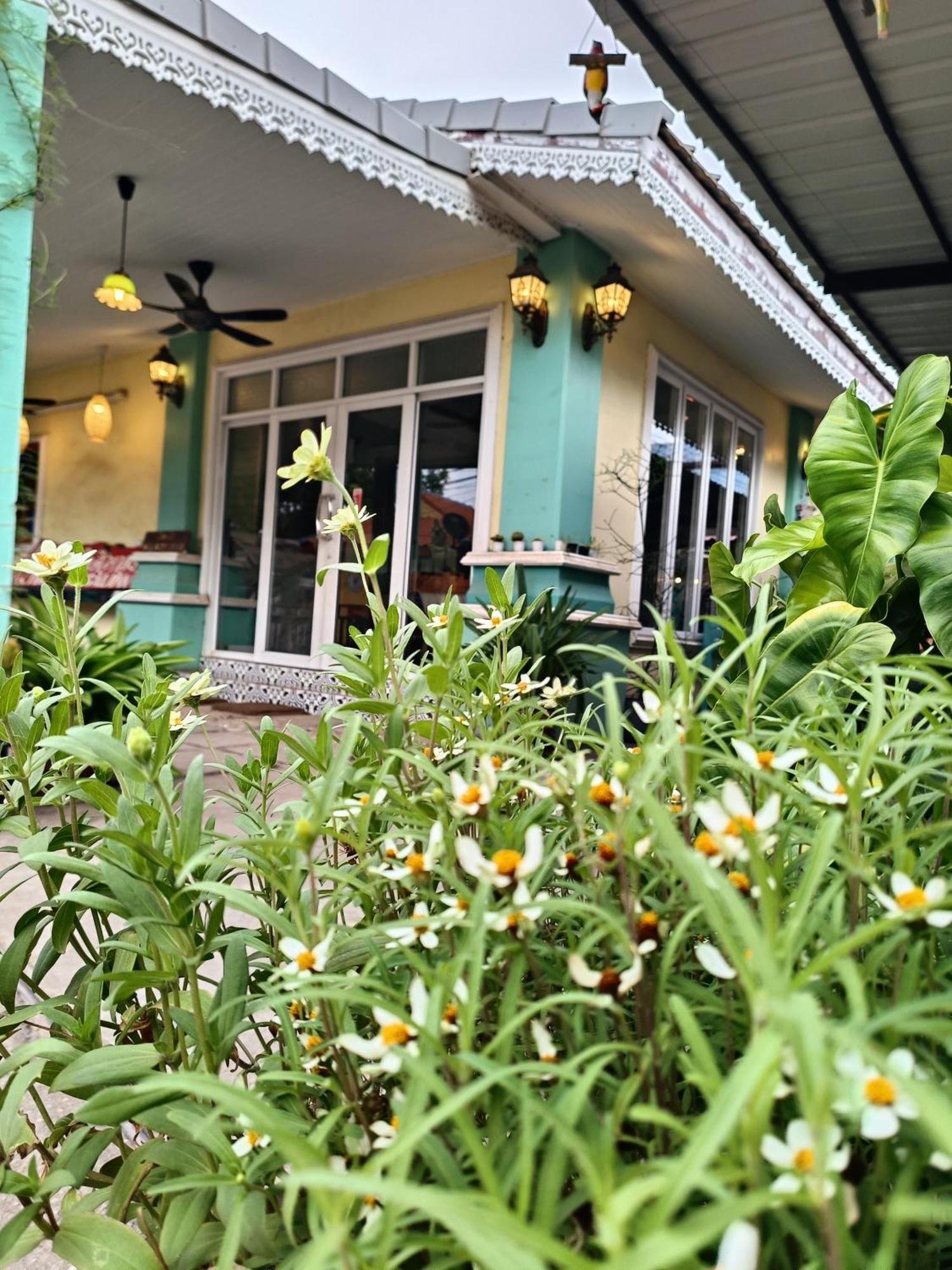 คิวทอง บังกะโล Koh Larn Exteriör bild